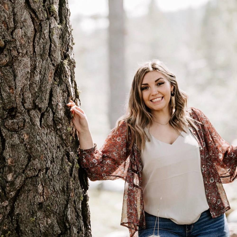 Meet your Posher, Holly